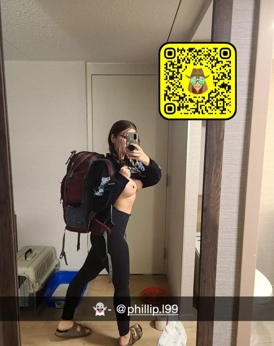 hit me up 💦
