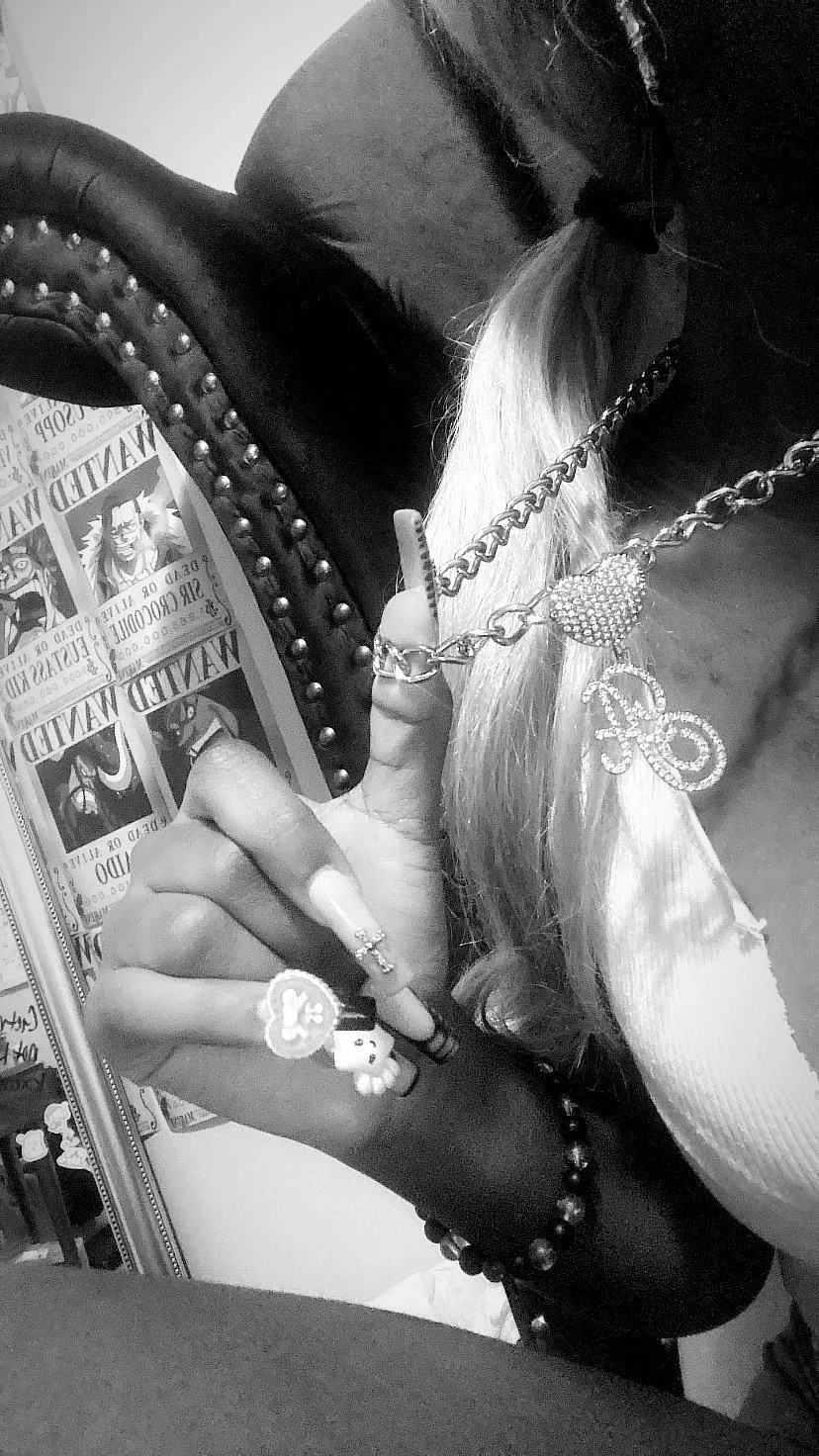 Hoodbabies have the best nails 
