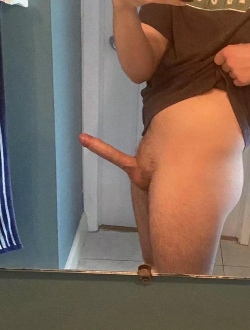 Hope you like mirror selfies😅