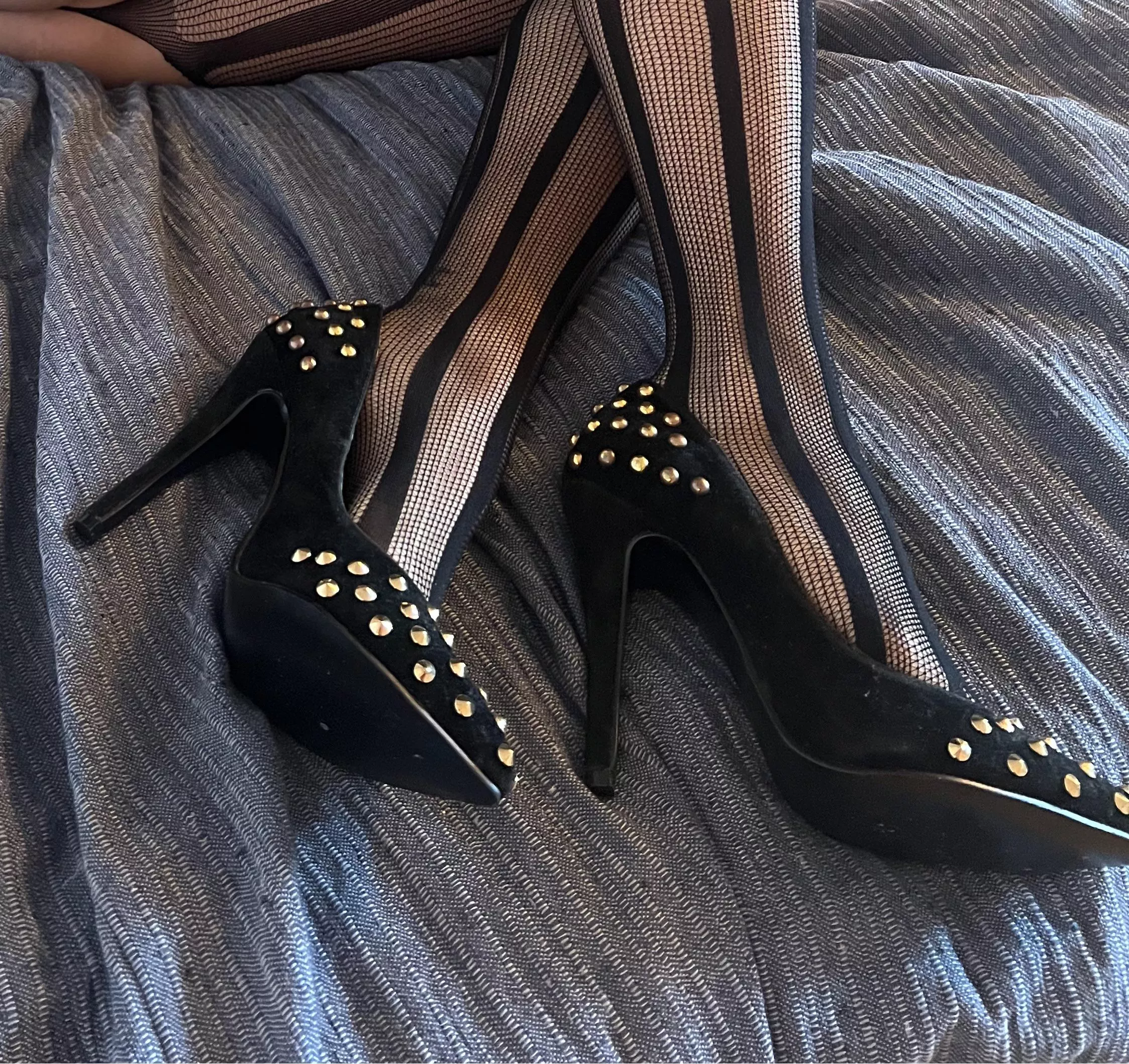 I know how weak these heels make you