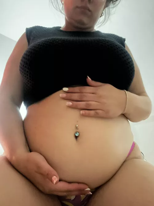 I look pregnant but is just my tummy after dinner