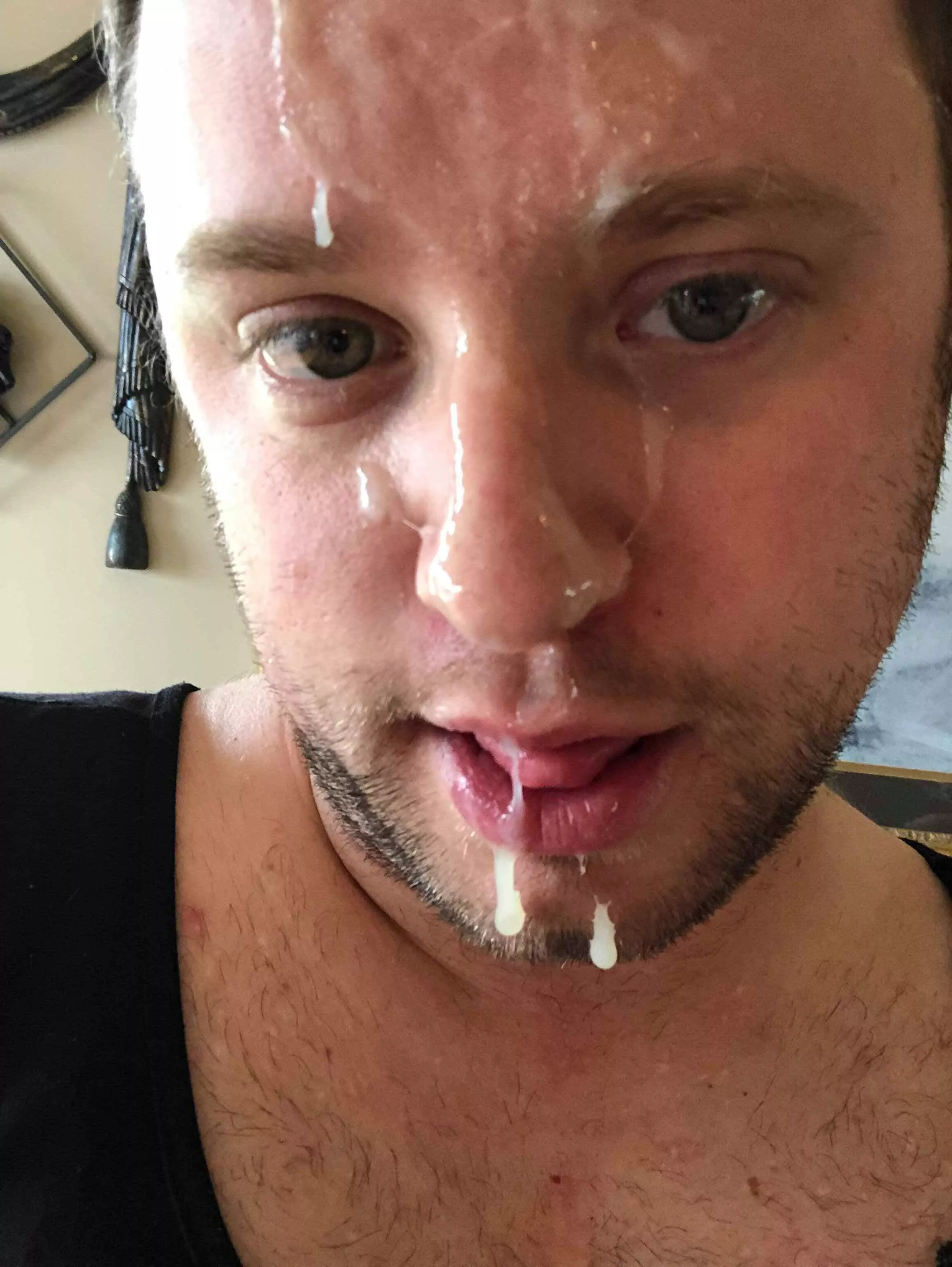 I’m Stephen and I love cum!