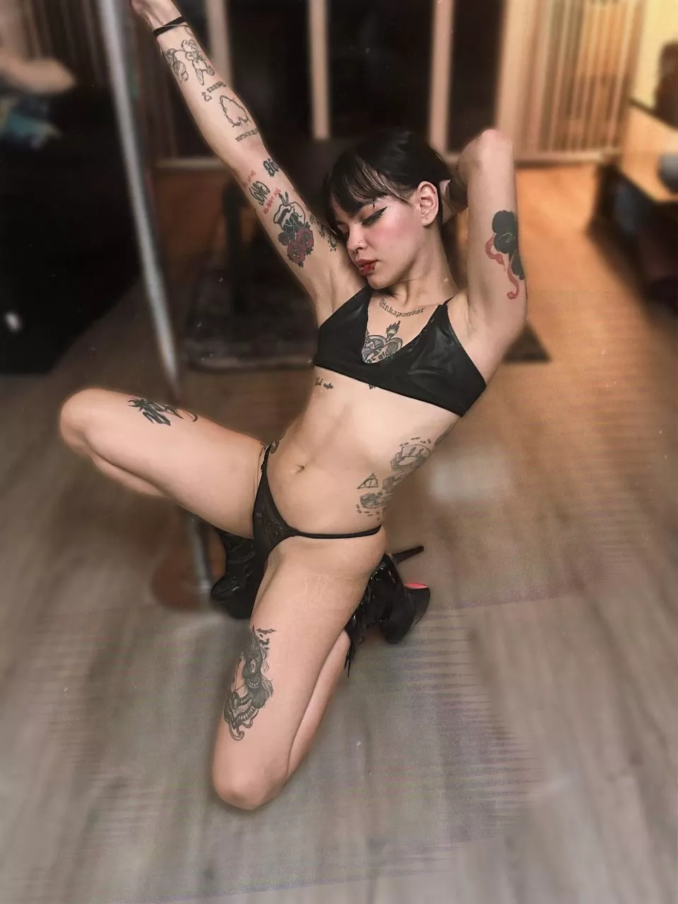 Lysa (@misslysadesire) [onlyfans] 🖤