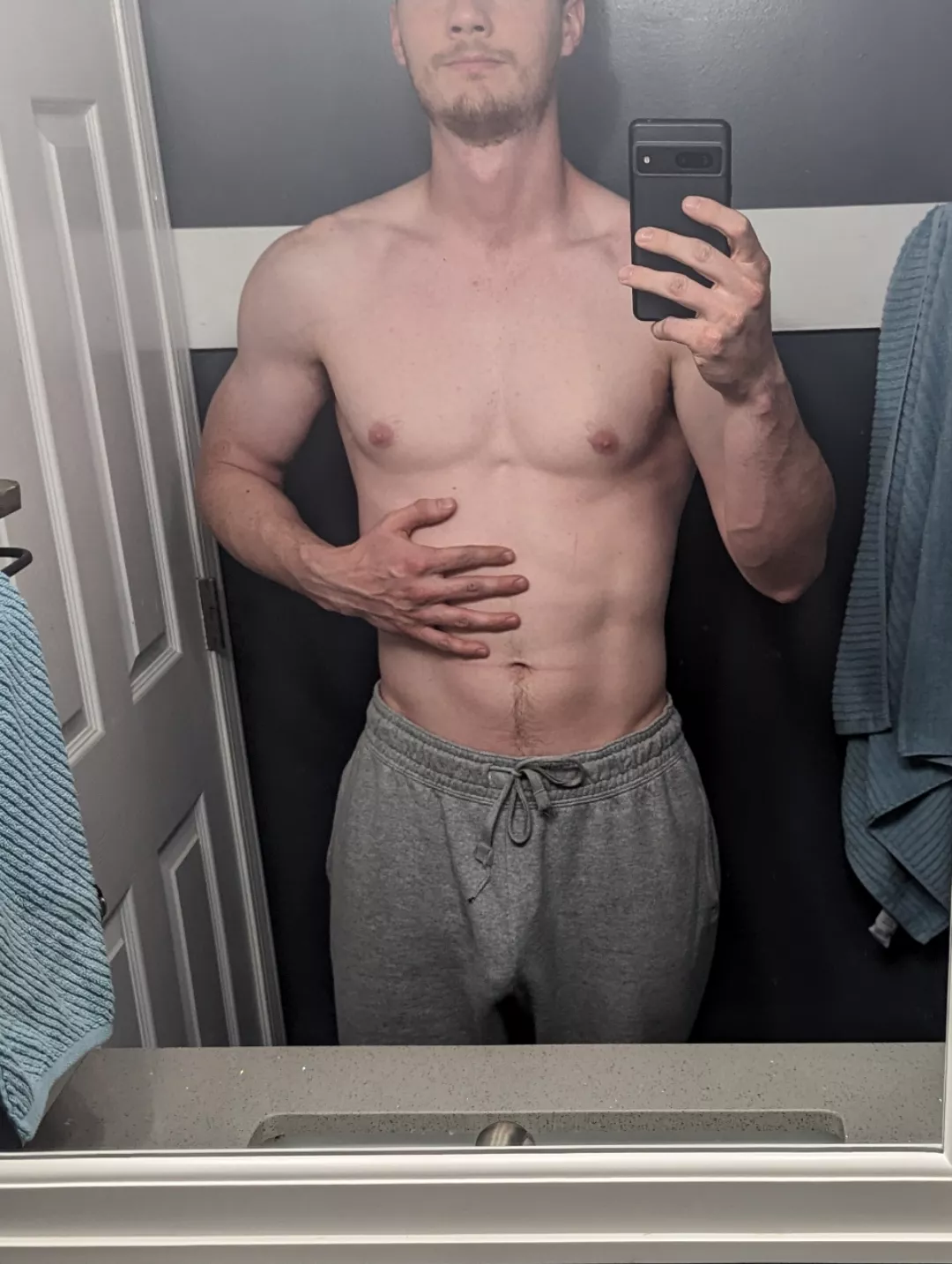 Maybe y'all will like a shirtless pic