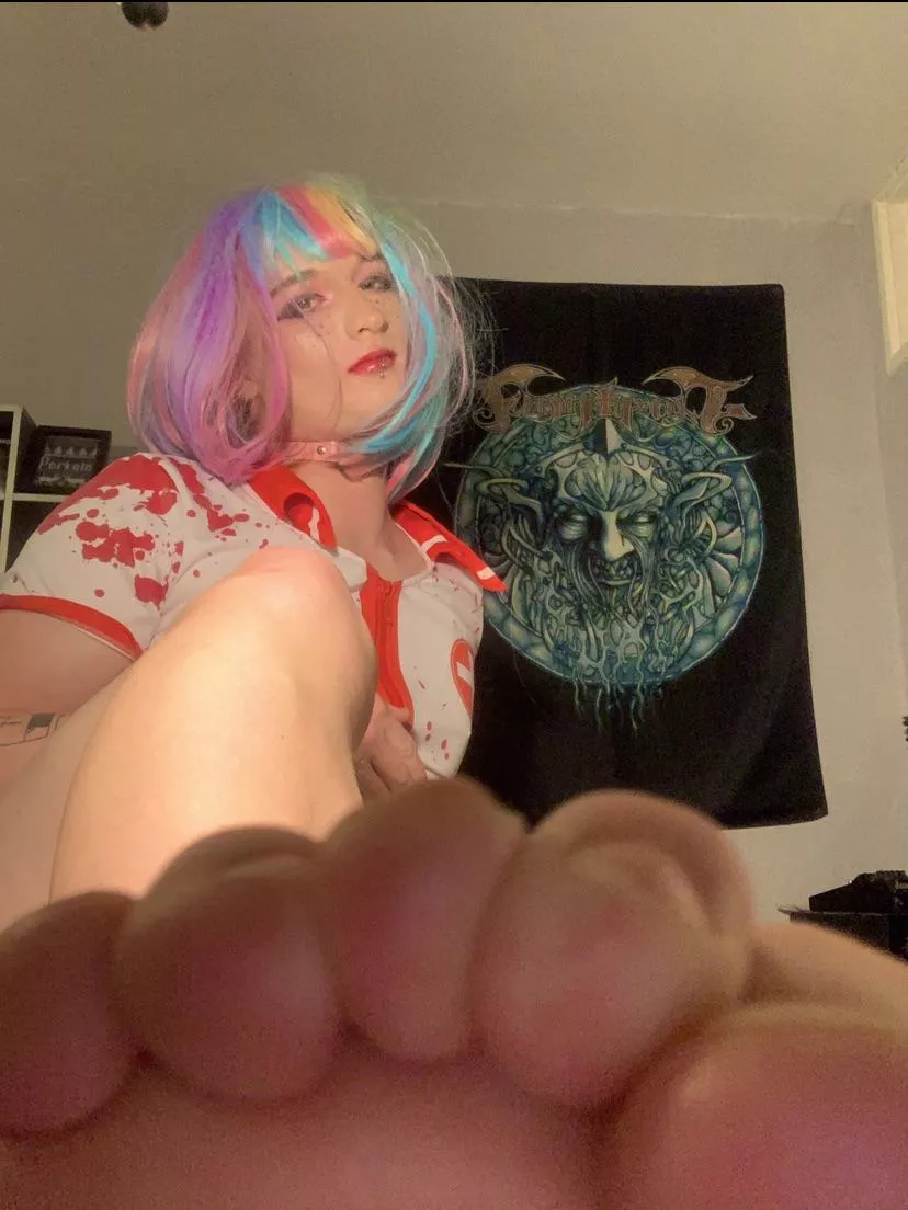 Pov I step on your face 