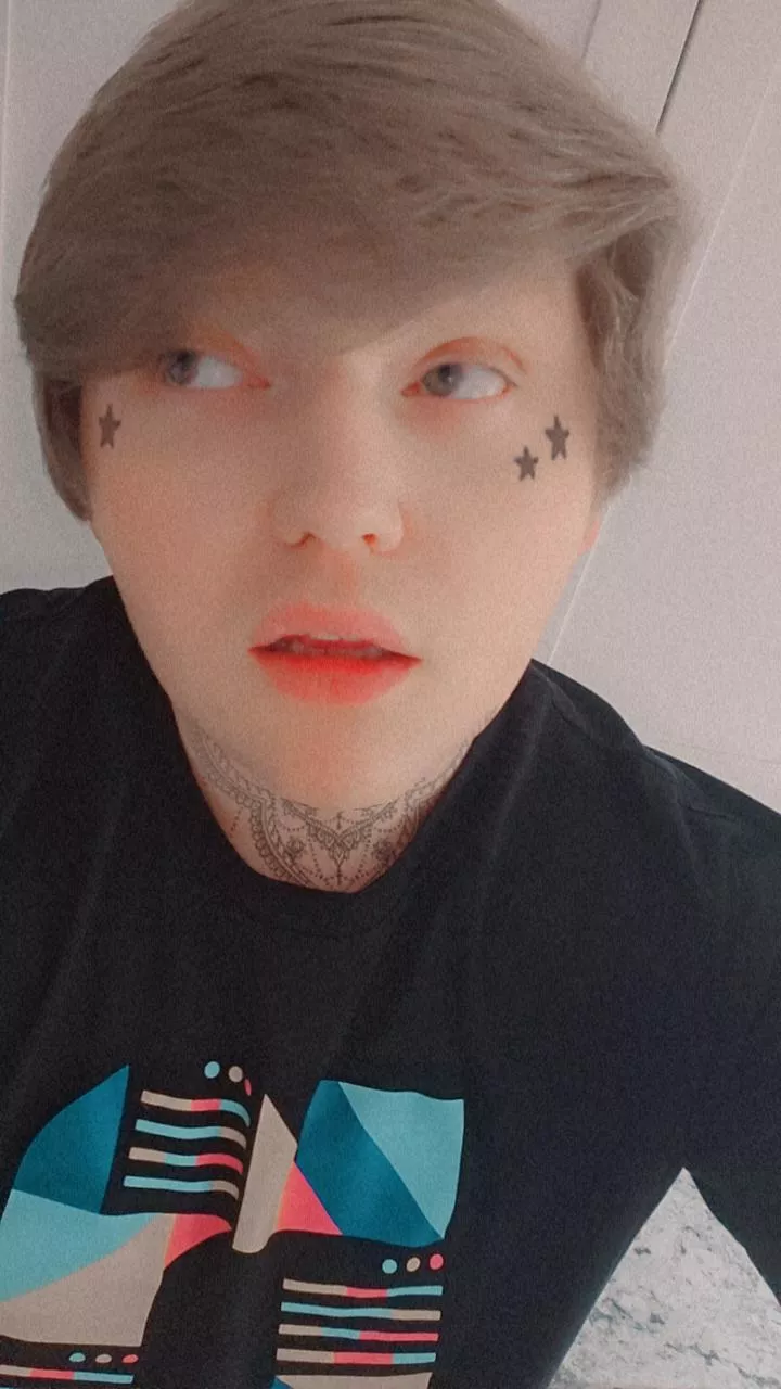 PS5 and Talk me out of getting face tats.. lol HMU 🤣 Fortnite? DbD?