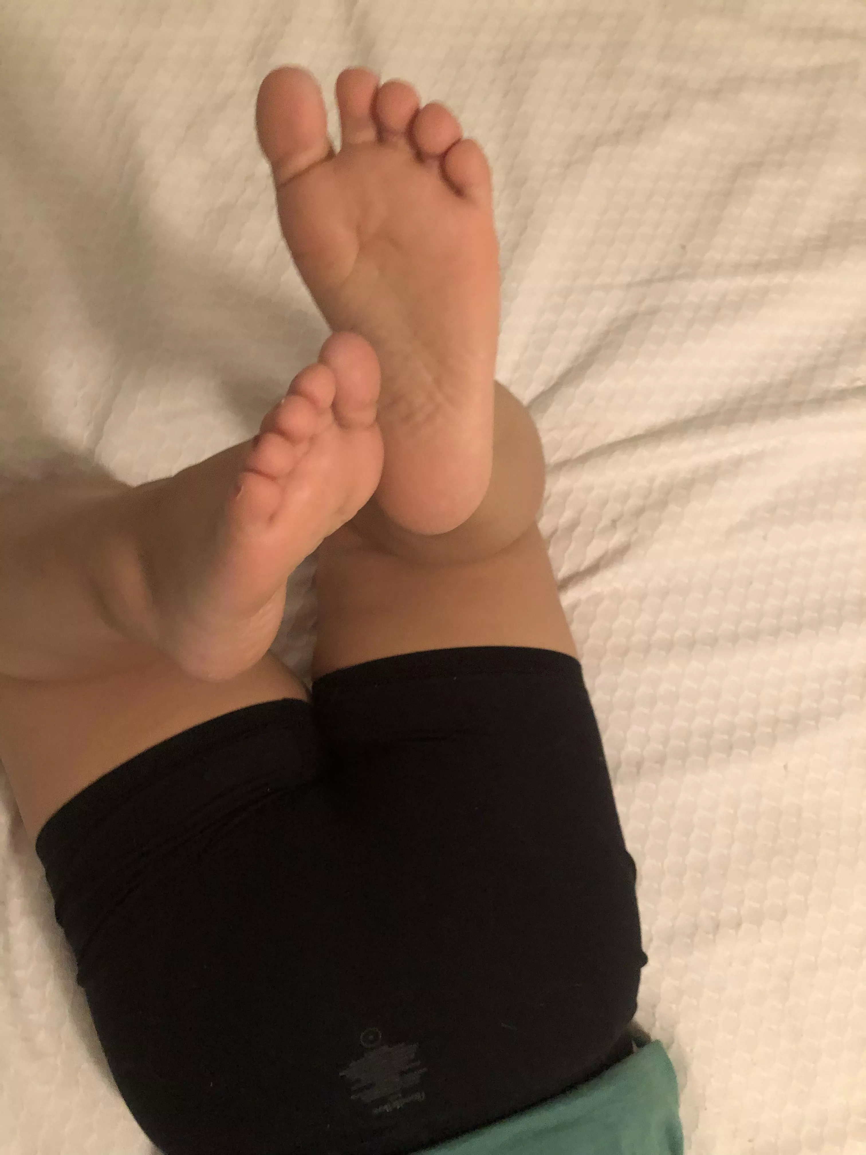 The scent of Asian feet in the AM