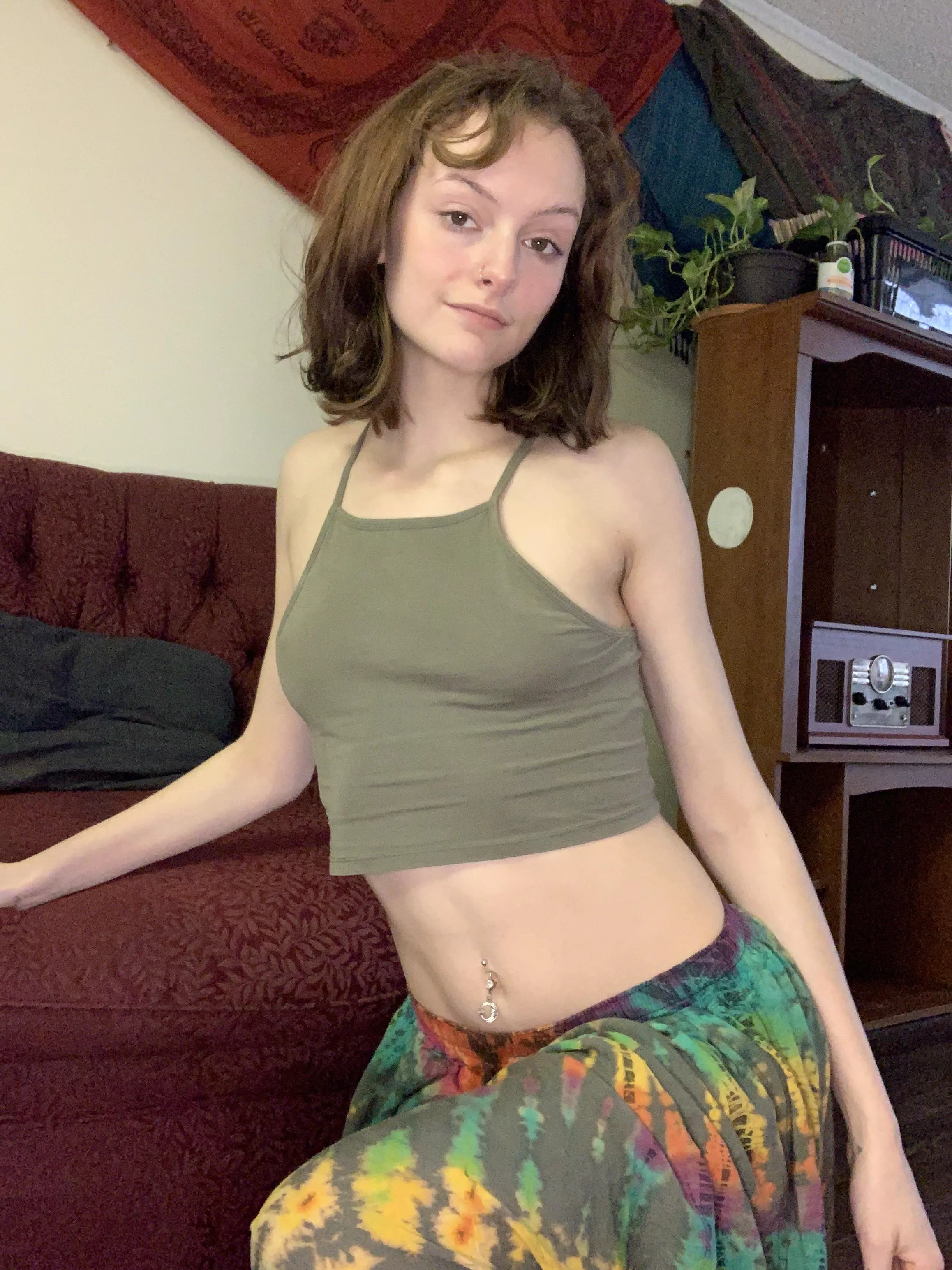 tie dye wearing hippie chick ☮️ 