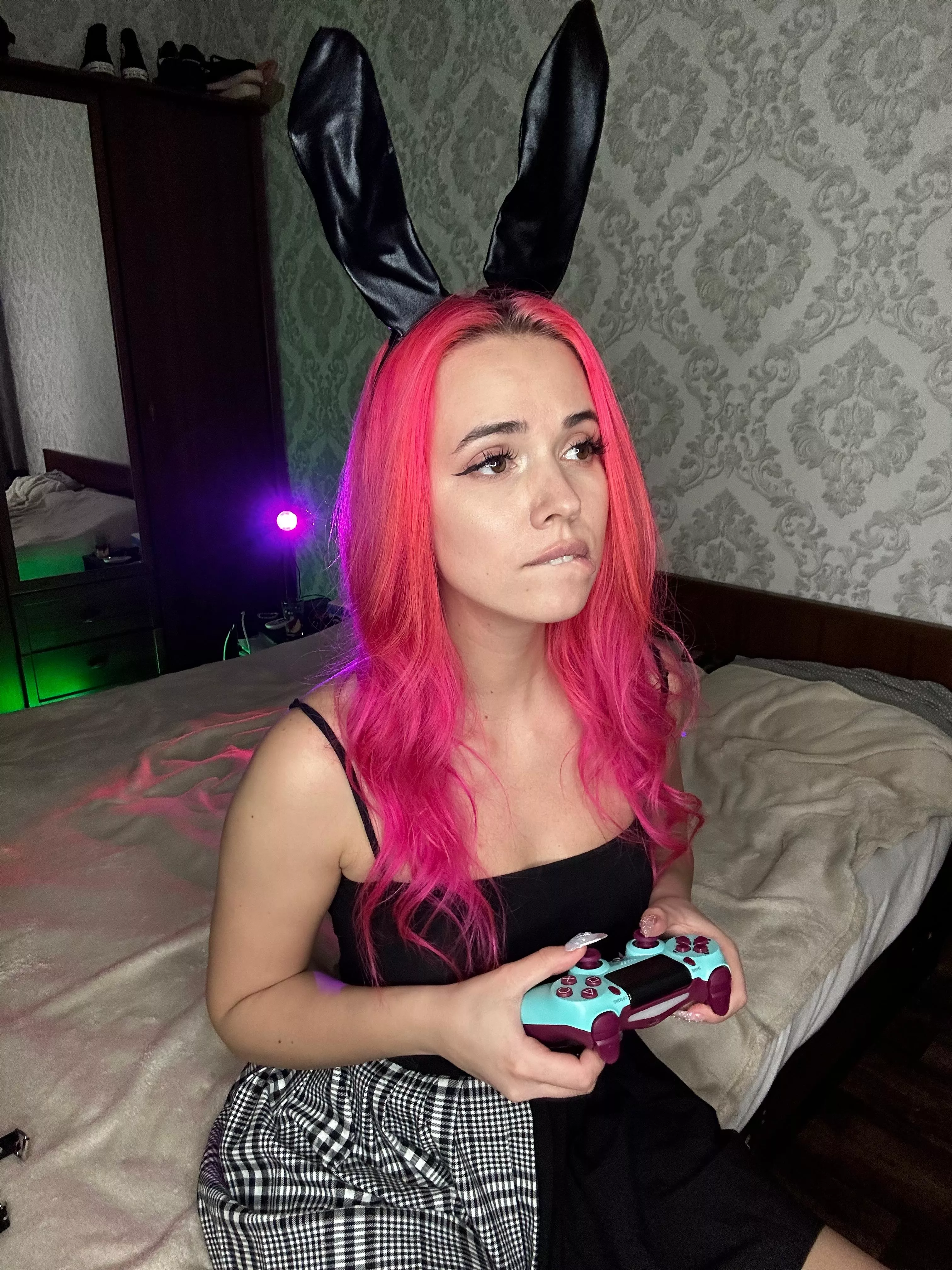 Wanna play with you, bae