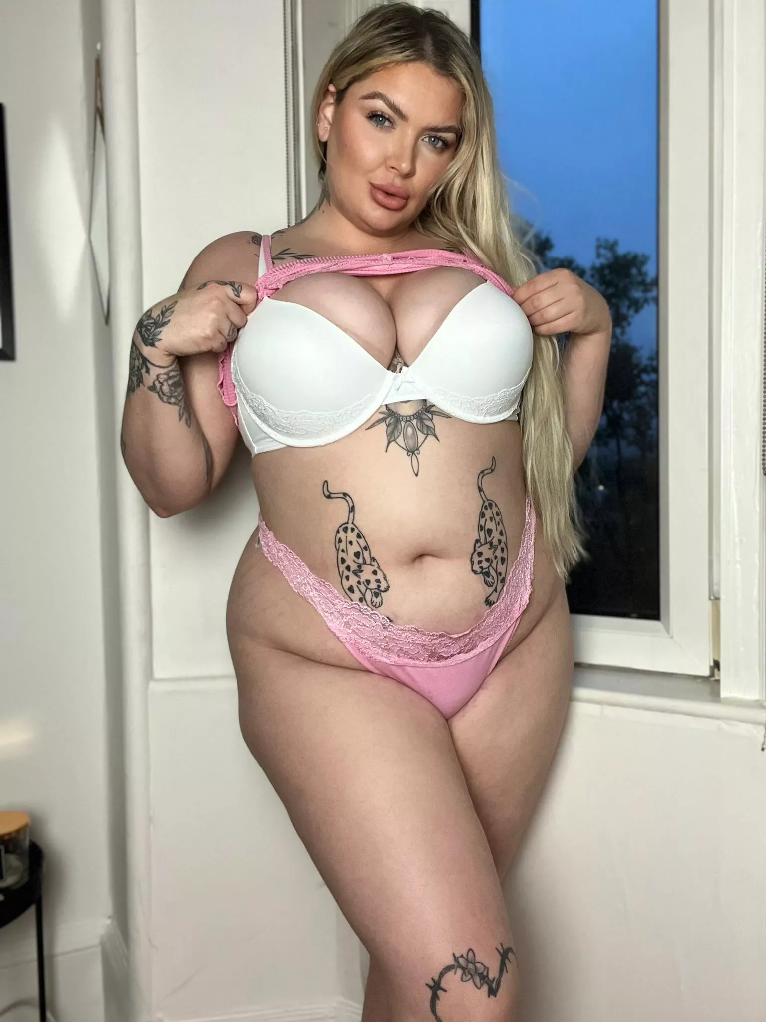 Watch me strip off