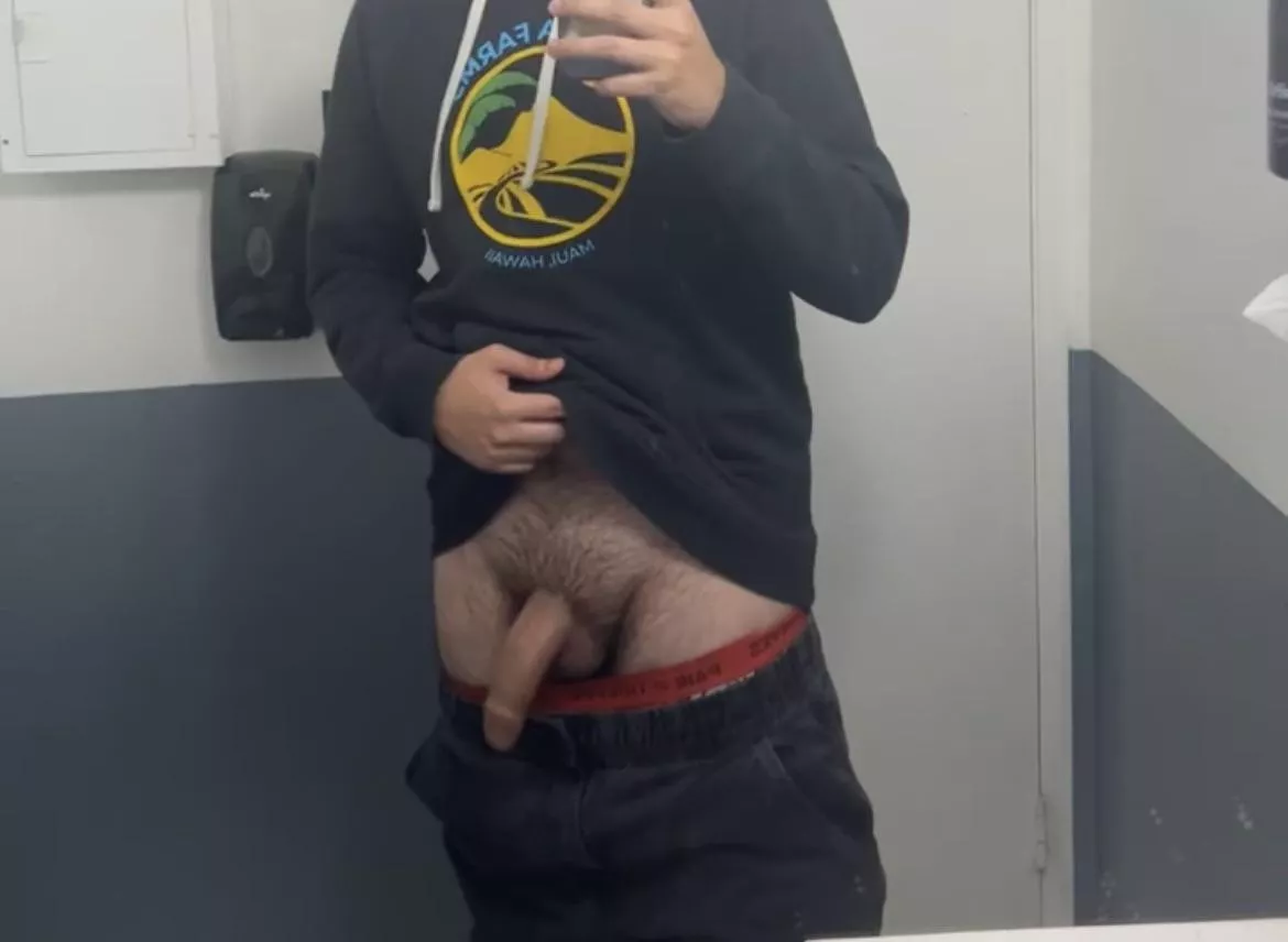 What your barber does when he goes to the restroom [24]
