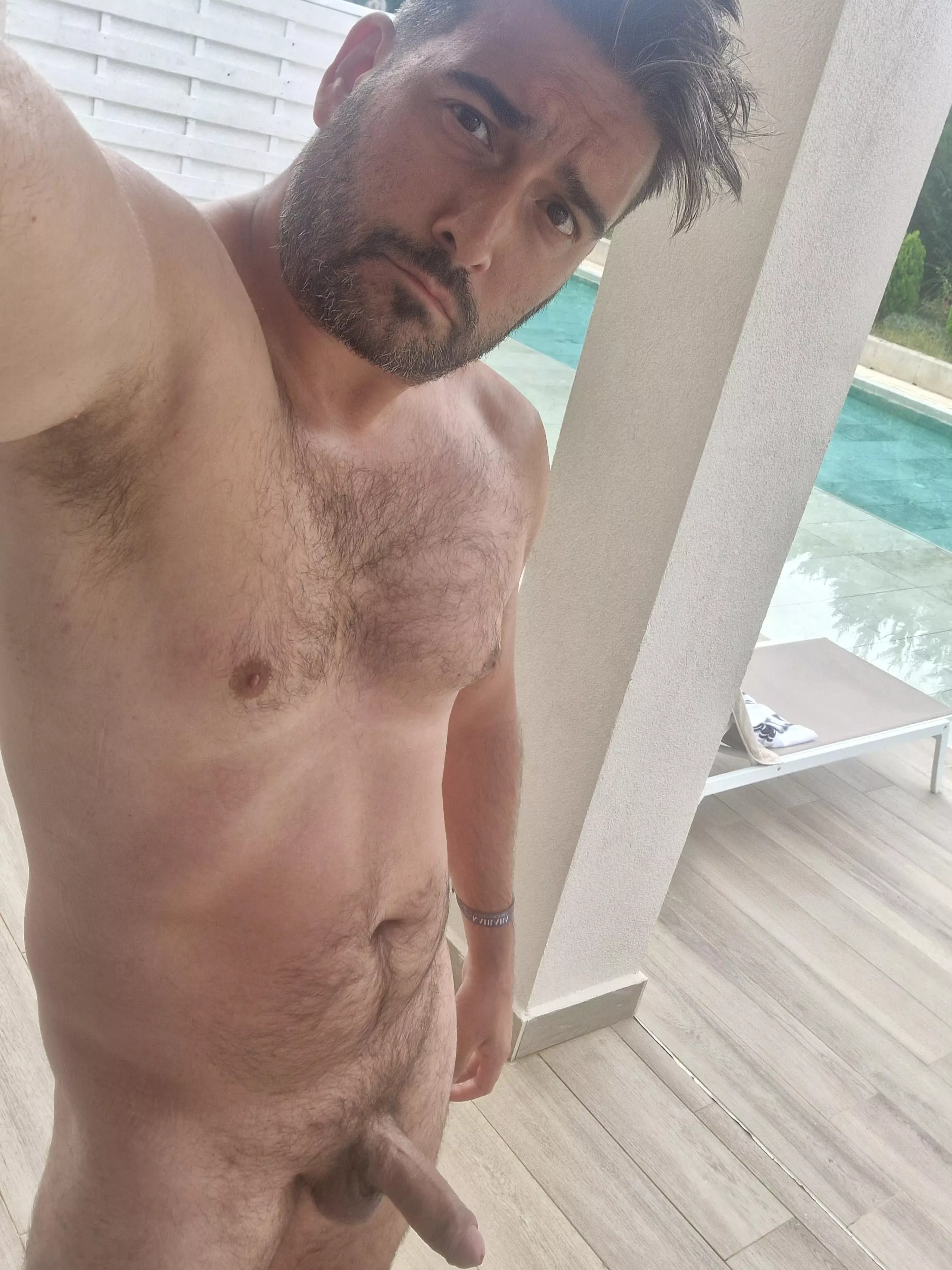 Who wants to join me at the pool? (41) 