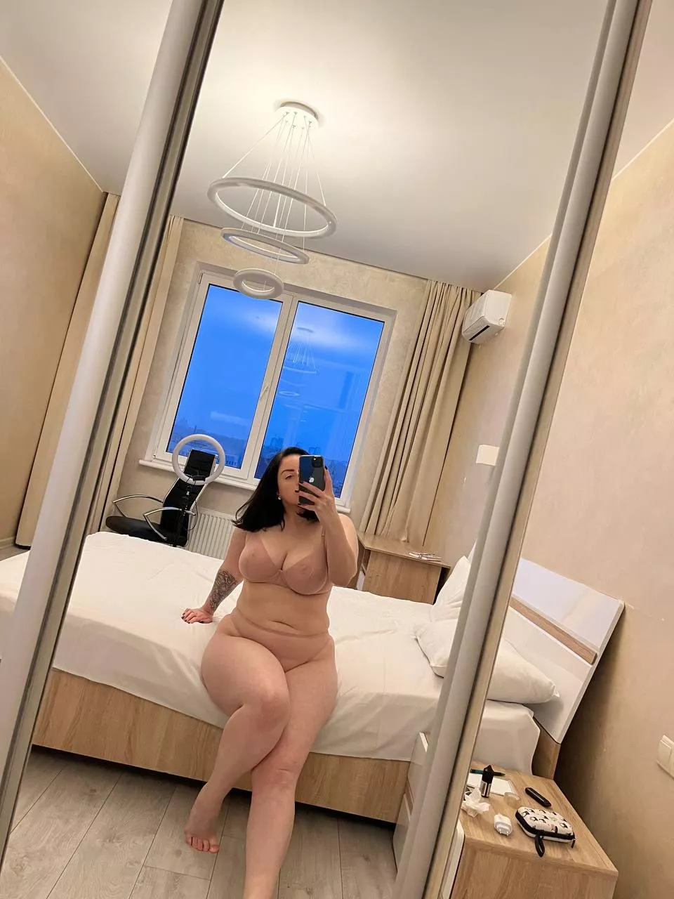 Would you enjoy my curves daily? 🤫