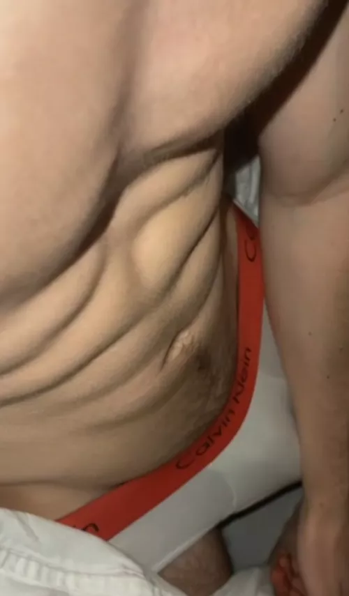 24 Anyone fit wanna videochat with me before my gf comes home from work? Batica_gym99