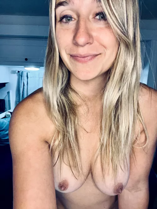 30 year old mom showing off my tits for you 