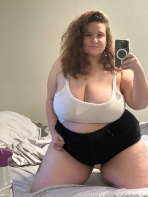 A dirty mirror selfie for ya