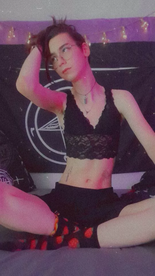 Any love for strawberries and black lace? 🥰