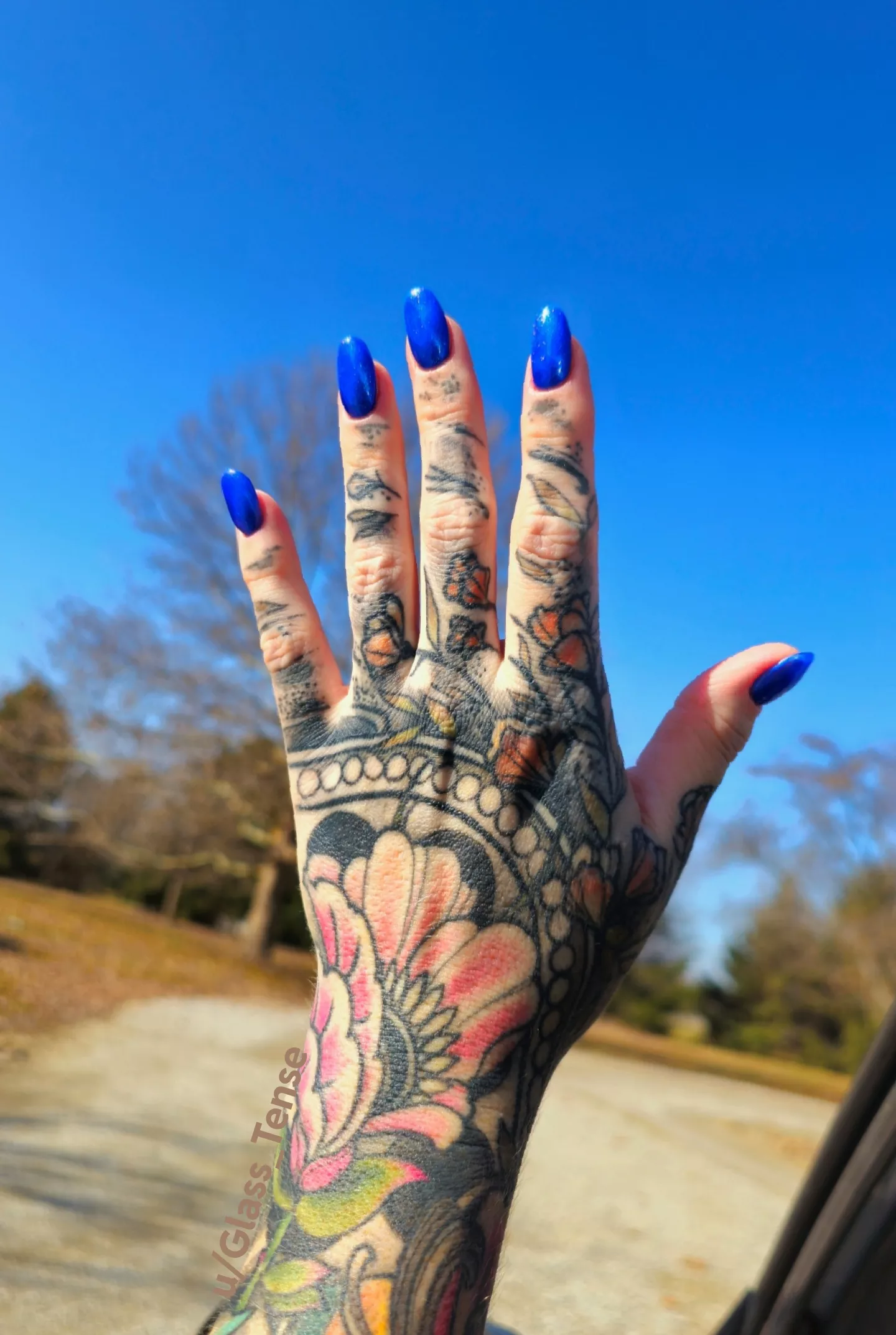 Are tattooed hands allowed here? 🥹🥰