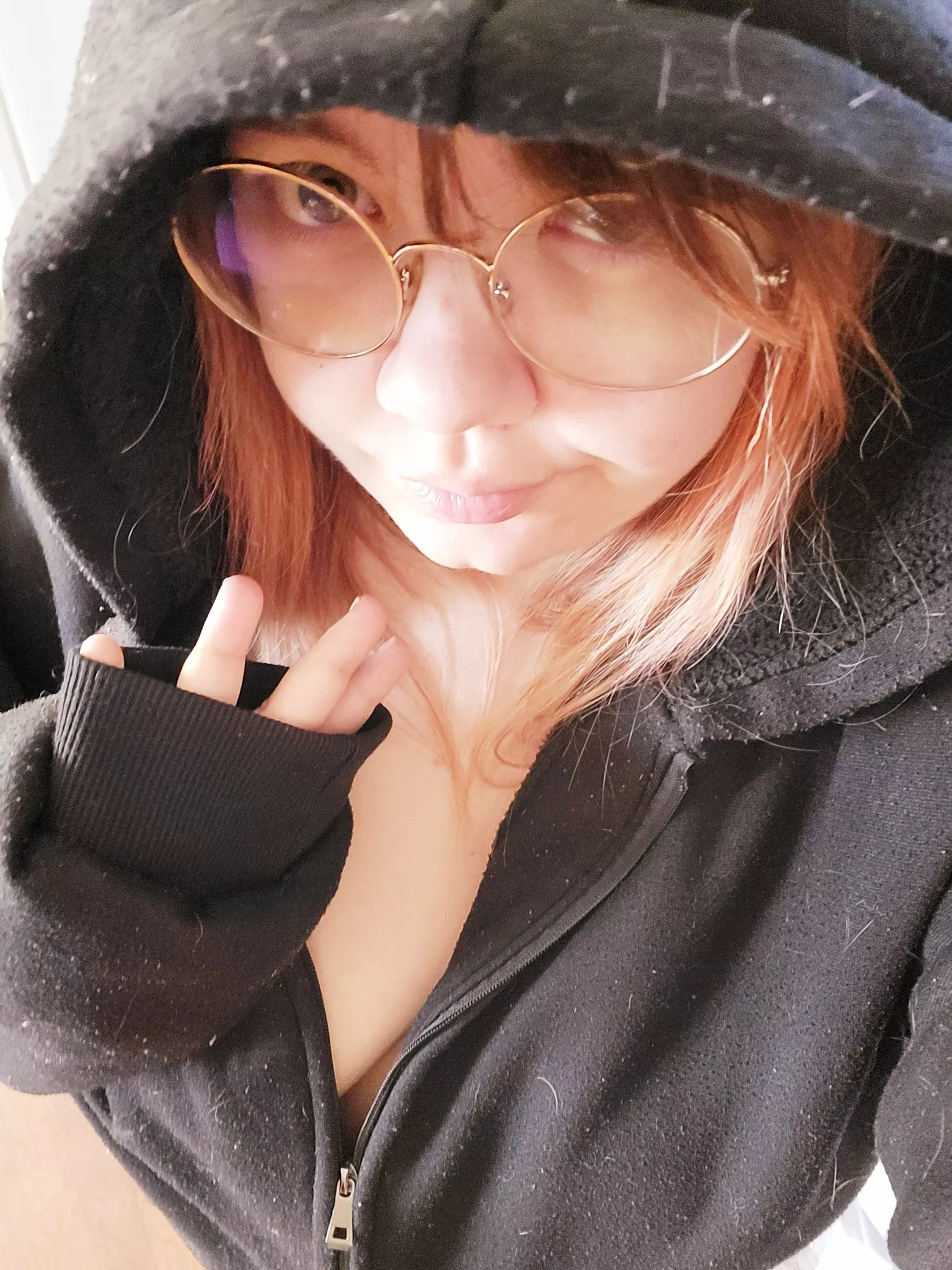 As a bbw nothing makes me feel more adorkable then a big big hoodie ^///^