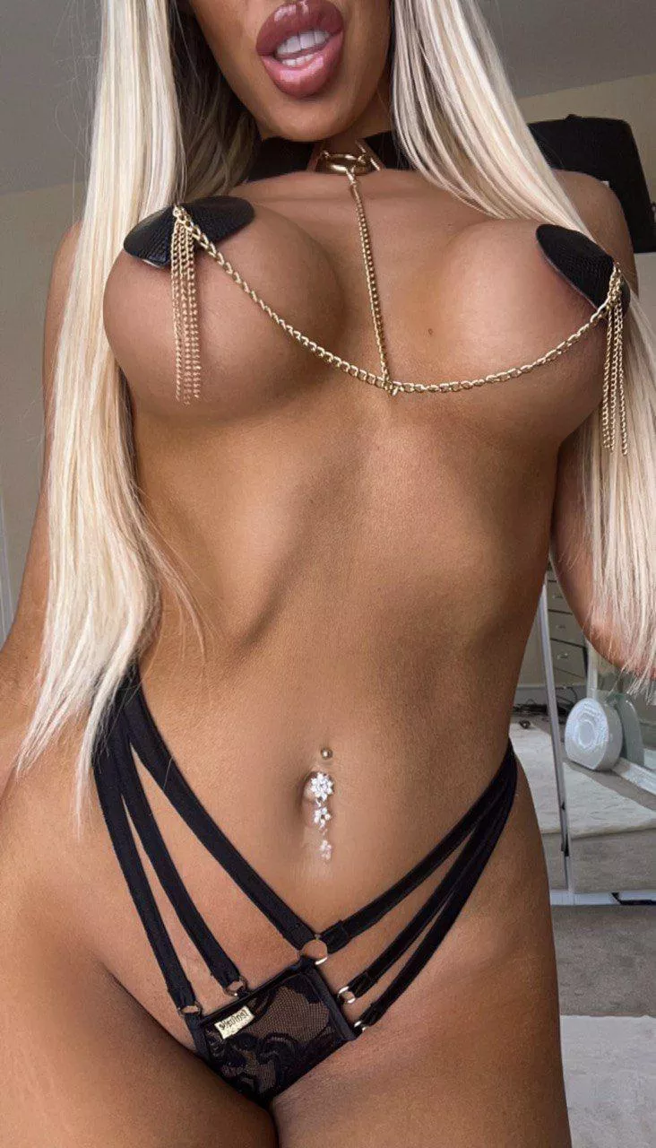 Big bimbo tits fit well on a tiny frame