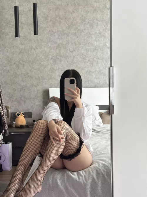 Can i put my feet on your lap?