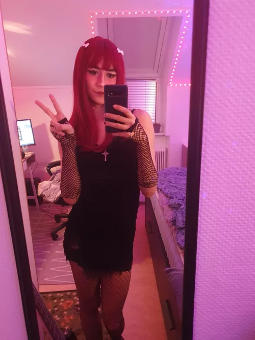 Can you tell that I like fishnets? 🩷