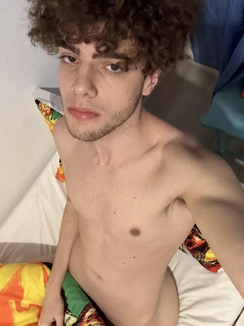 Come with me in the bed🥰