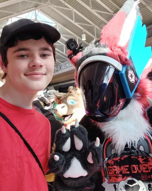 ComicCon was today, and I met some fellow furry friends!