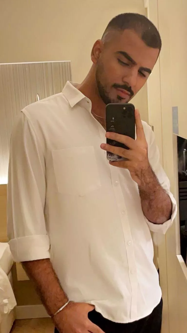 Do I look good with buzz cut 👀 