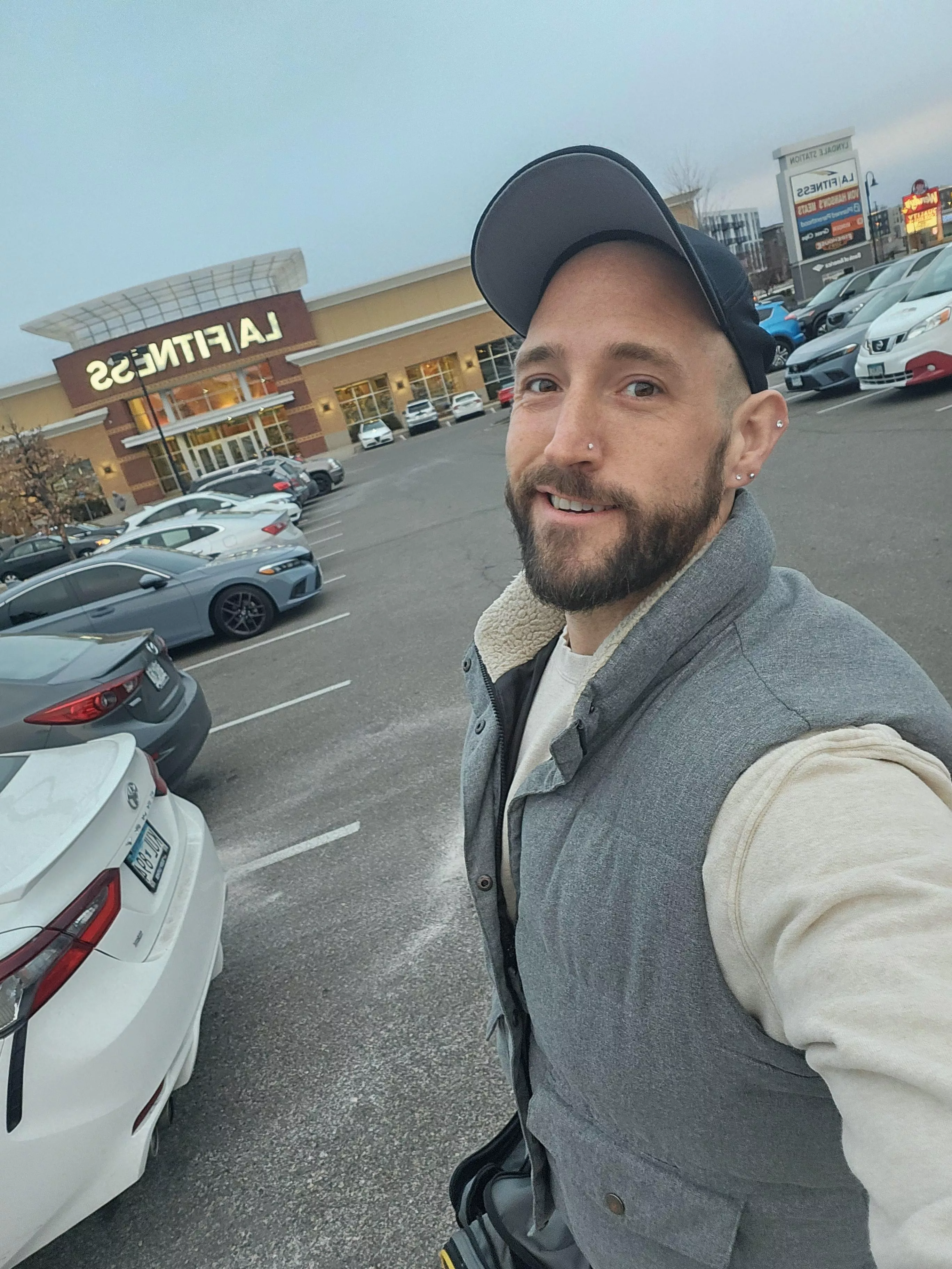 Happy Monday! Sending you all the love and good vibes for a great day!  Happy Monday! Sending you all the love and good vibes for a great day!