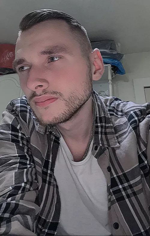 Hey 👋🏻 (22, UK England 🇬🇧)