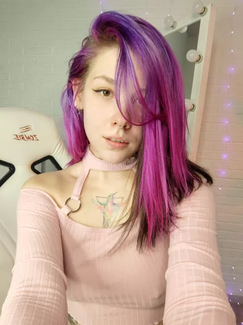 I feel so pretty with my purple hair