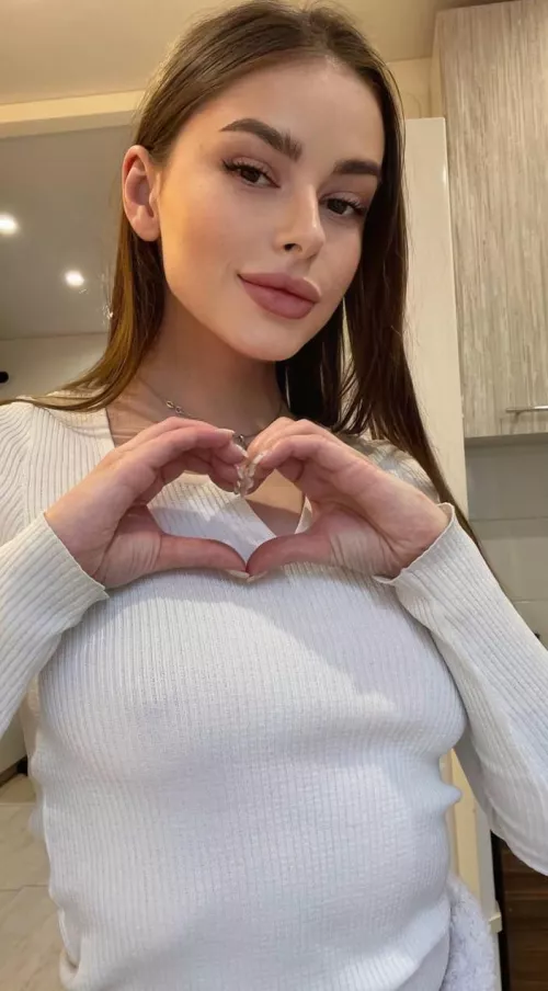 I know I'm naughty, so how about you take me 😋