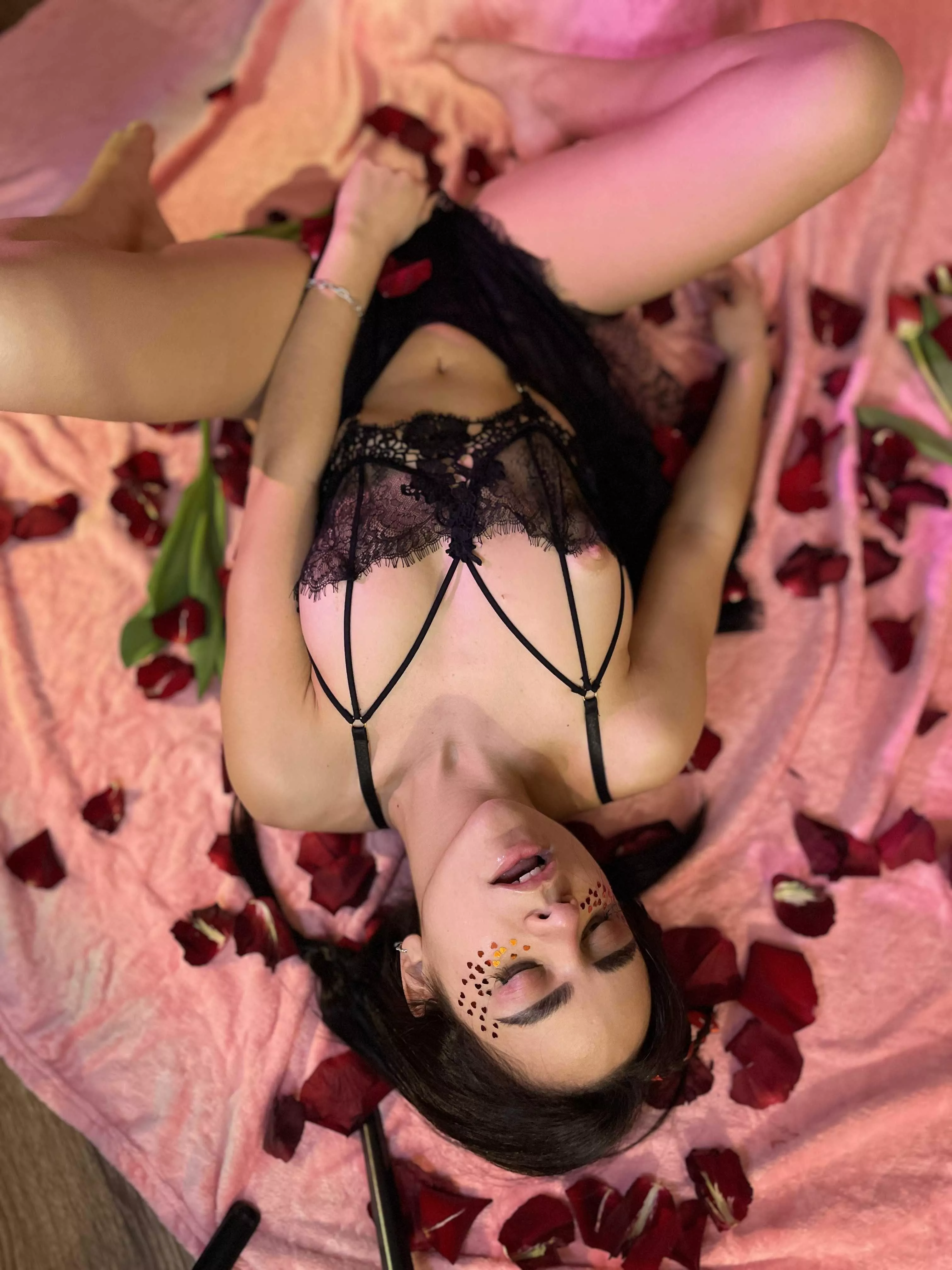 I m single can I be your gamer girlfriend