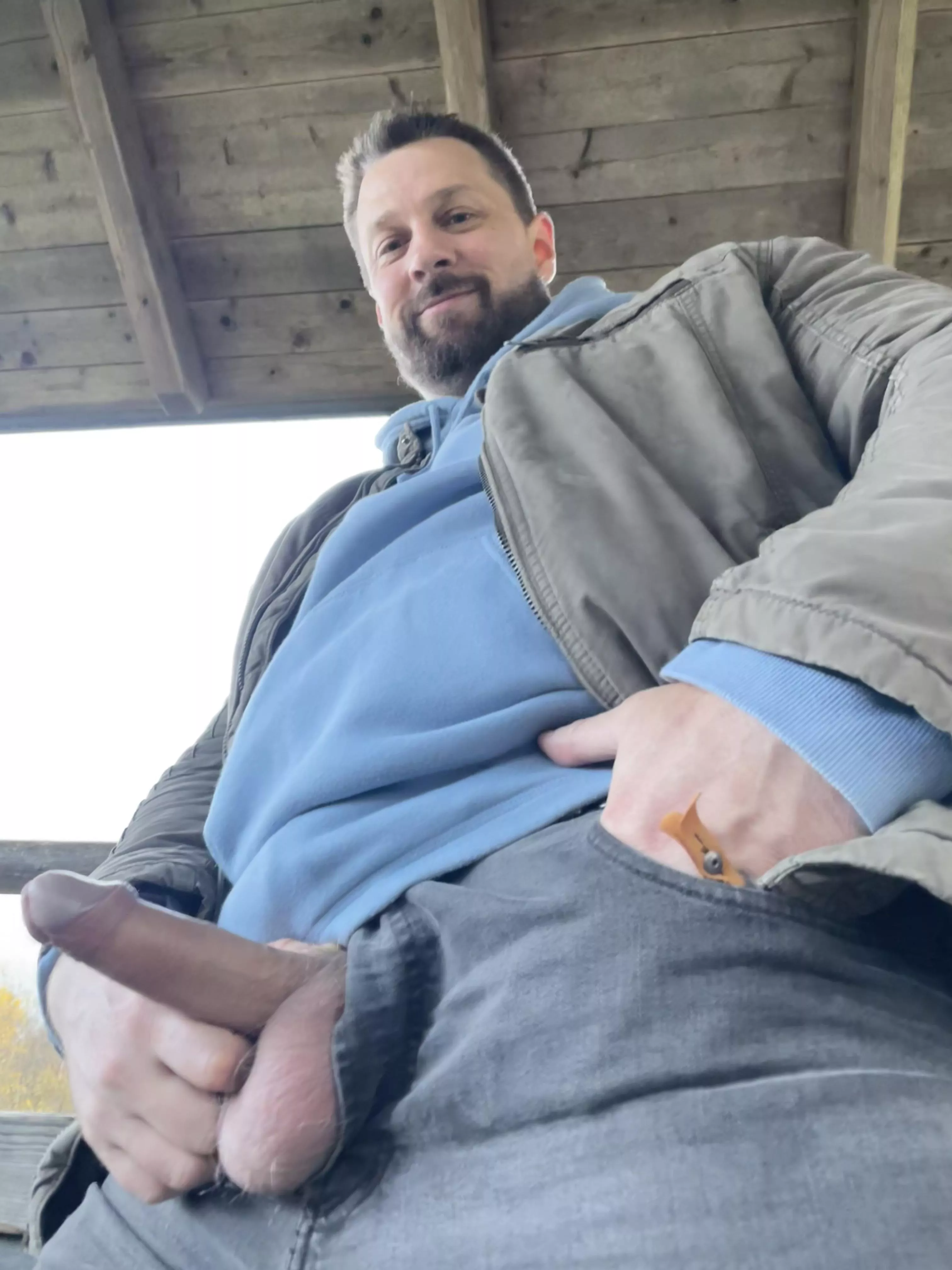 I once heard that good friends help each other out. Do you see it the same way? 