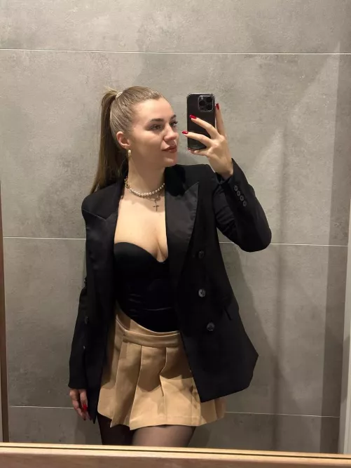 i will wear this mini skirt for our date