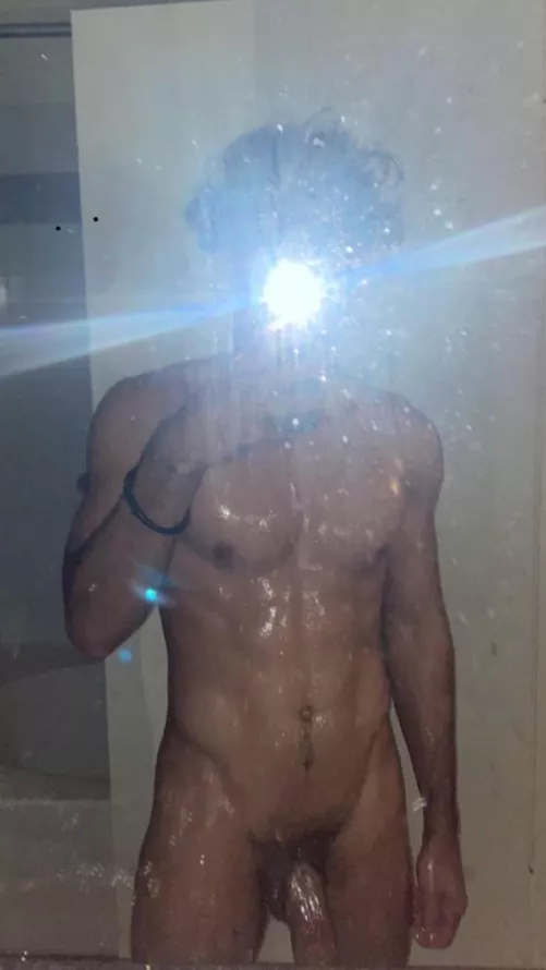 I’m full of cum and have no one to feed :( 