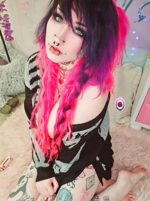 I'm your slave or succubus of your dreams ✨️ you decide 