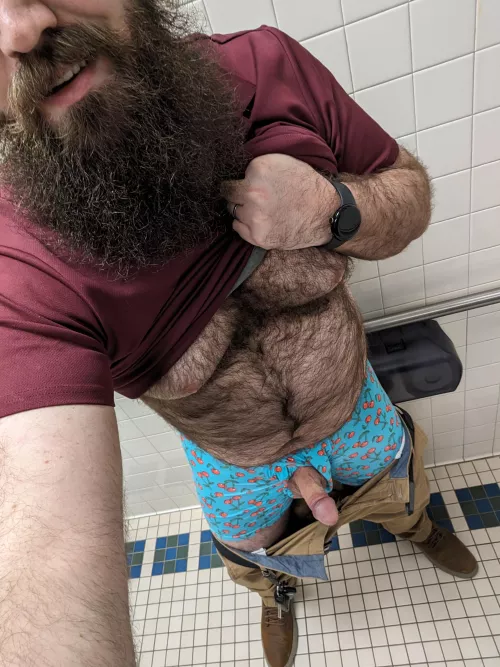 It's Monday, you know what that means... back in the office. Who wants to bring their IT guy some coffee? I have plenty of cream for yours. 😏😈