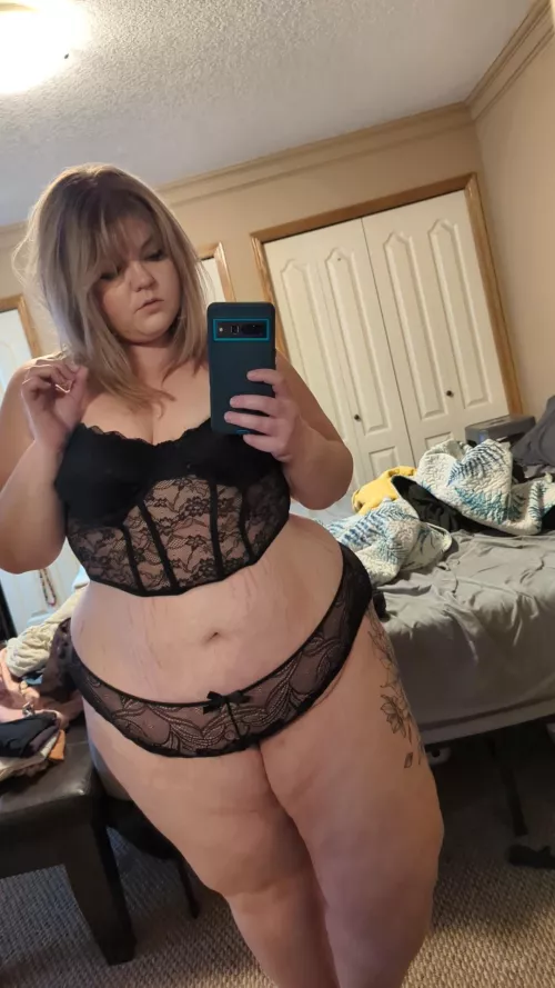 Just a fat girl looking for a face to sit on 