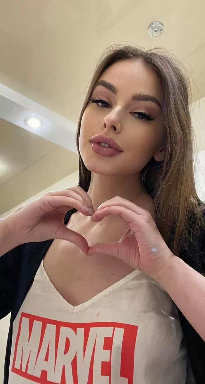 Just showing off my new manicure, what did you think