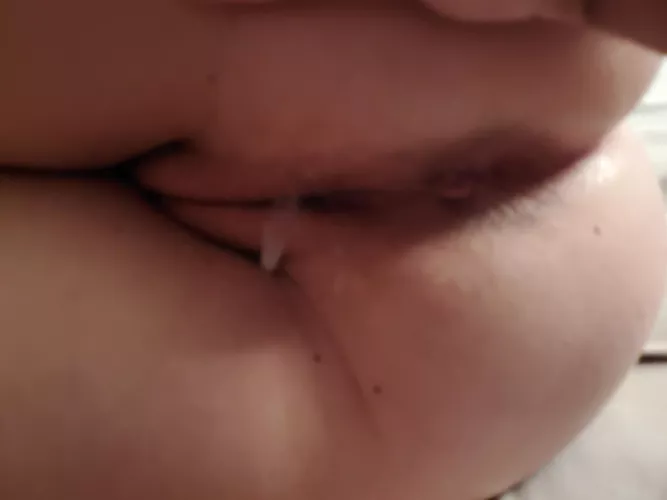 Mommy loves feeling your cum slide out after you empty your cock into my pussy