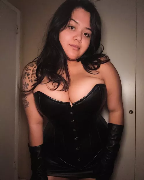 More of this leather outfit i put together 