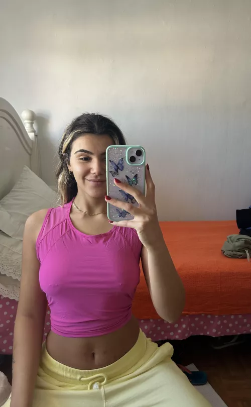 My tops even cuter without a bra