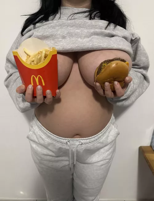 🍟 or 🍔?