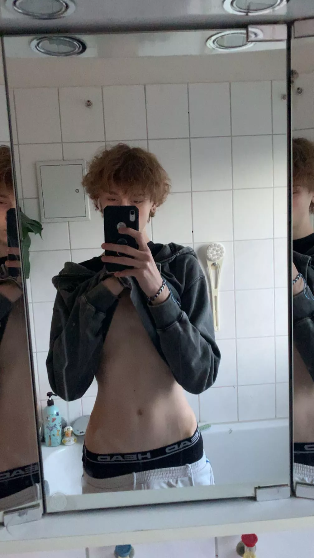 Question: Y’all think it’s embarrassing to be 18 as a virgin without ever having a relationship?