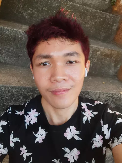 Seeing a selfie post from this sub and realizing it's Monday again 