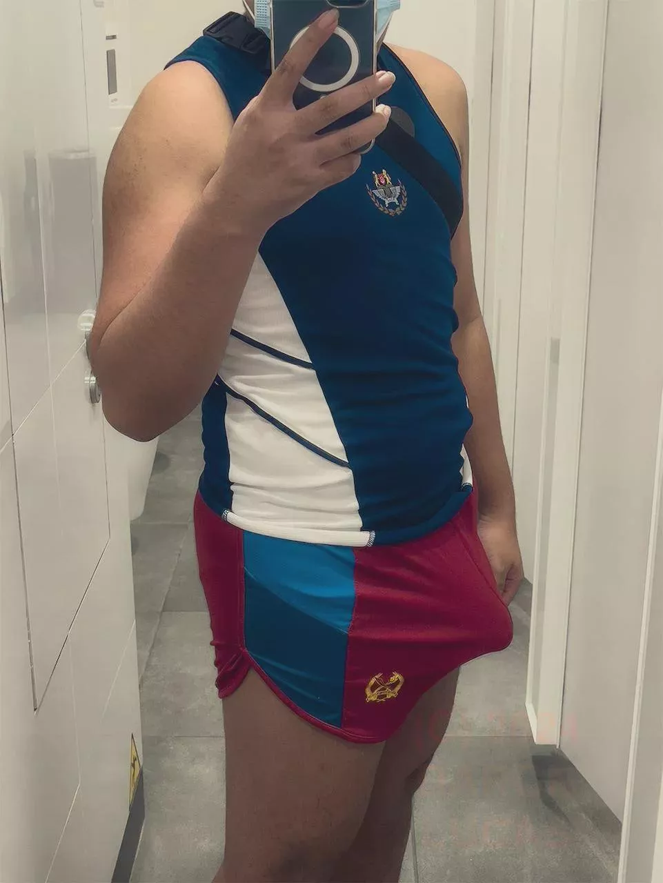 Short shorts at work... wdyt?