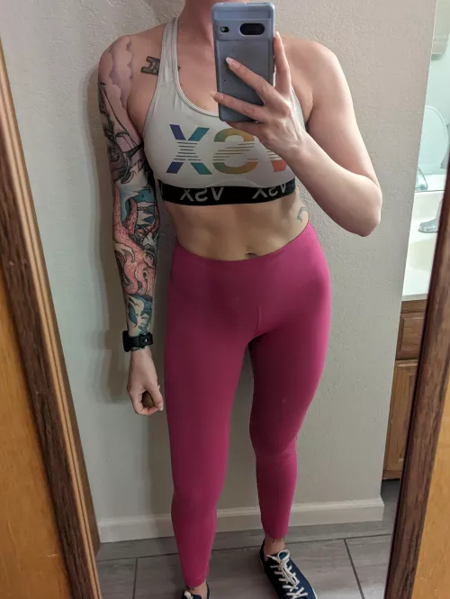 Trying to grow my quads, any tips that aren't squats?