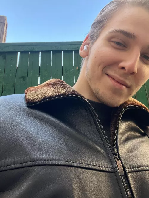 Wanna go for a walk with me, holding hands? <3